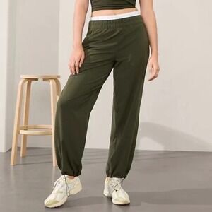 Athleta Womens Size L Boundless Cargo Pants/Joggers Olive Athleisure Active